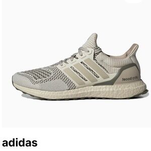 NWT Adidas Ultraboost 1.0 Running Shoes in Cream and Gray